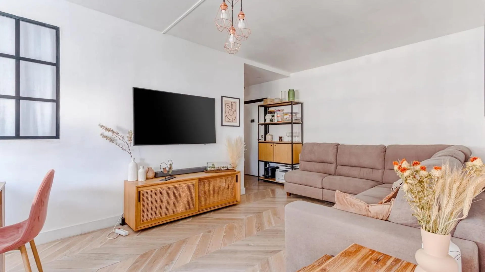 Nice 45 M Near Beaugrenelle Parijs