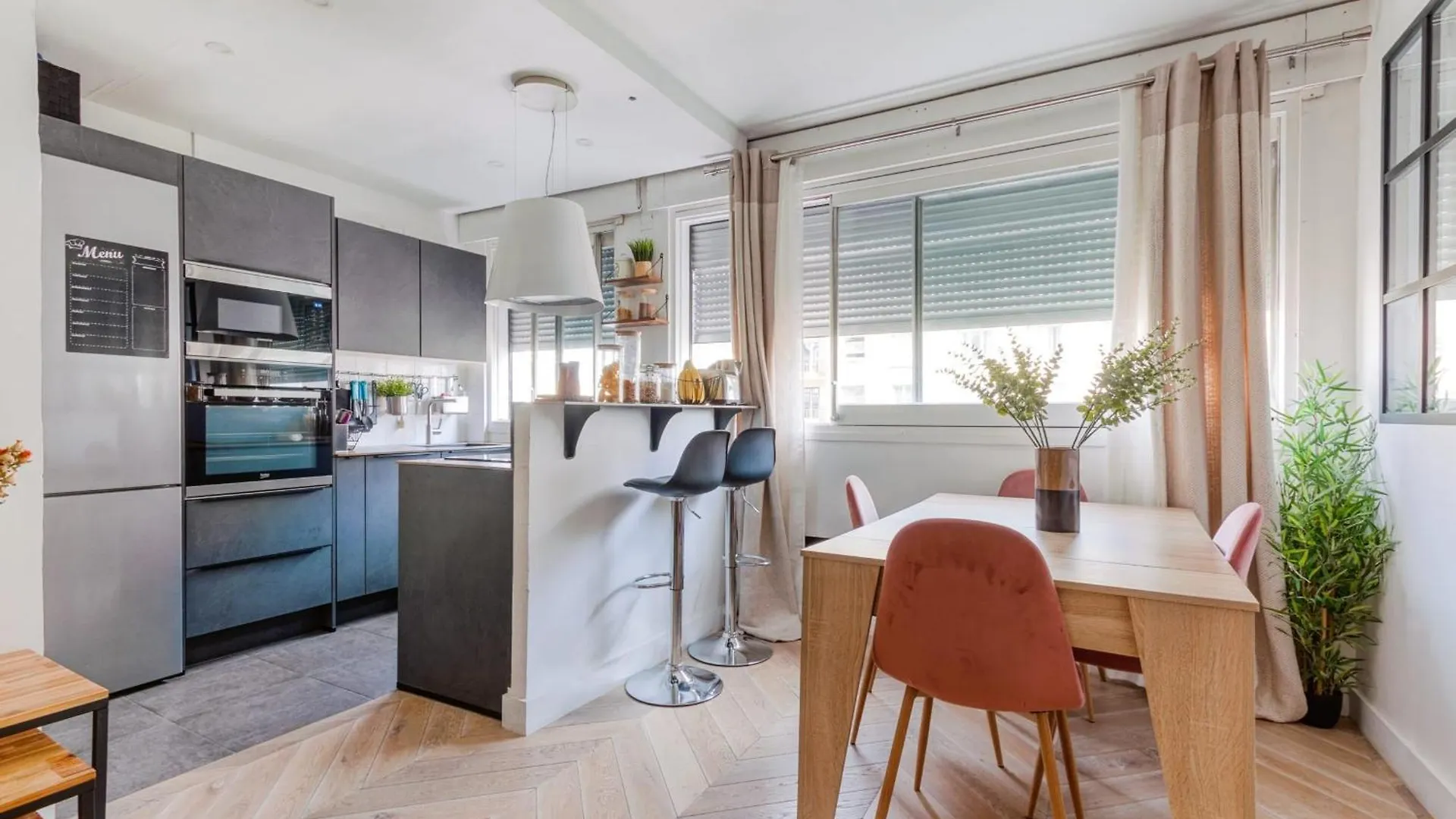 Nice 45 M Near Beaugrenelle Paris 0*,  France